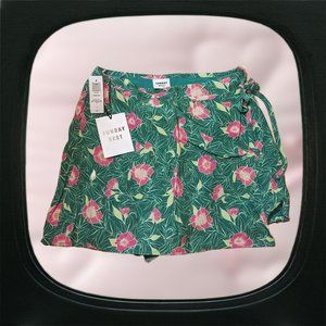nwt Sunday best green skirt with shorts
